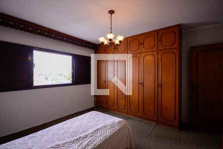 Casa à venda com 333m², 4 quartos e 2 vagas Casa à venda com 333m², 4 quartos e 2 vagasQuarto 1