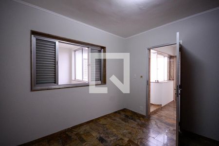 Casa à venda com 333m², 4 quartos e 2 vagas Casa à venda com 333m², 4 quartos e 2 vagasEdicula - Quarto