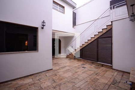 Casa à venda com 333m², 4 quartos e 2 vagas Casa à venda com 333m², 4 quartos e 2 vagasQuintal