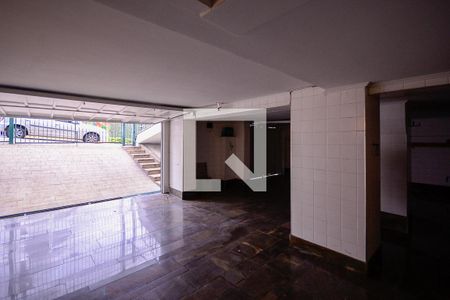 Casa à venda com 333m², 4 quartos e 2 vagas Casa à venda com 333m², 4 quartos e 2 vagasGaragem