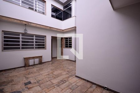 Casa à venda com 333m², 4 quartos e 2 vagas Casa à venda com 333m², 4 quartos e 2 vagasQuintal