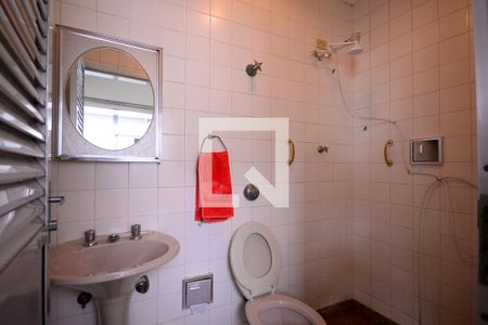 Casa à venda com 333m², 4 quartos e 2 vagas Casa à venda com 333m², 4 quartos e 2 vagasEdicula - Banheiro