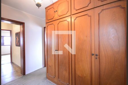 Casa à venda com 333m², 4 quartos e 2 vagas Casa à venda com 333m², 4 quartos e 2 vagasQuarto 3 - Suíte