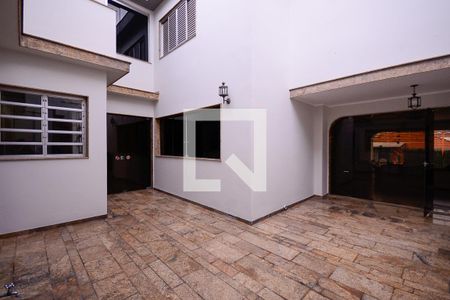 Casa à venda com 333m², 4 quartos e 2 vagas Casa à venda com 333m², 4 quartos e 2 vagasQuintal