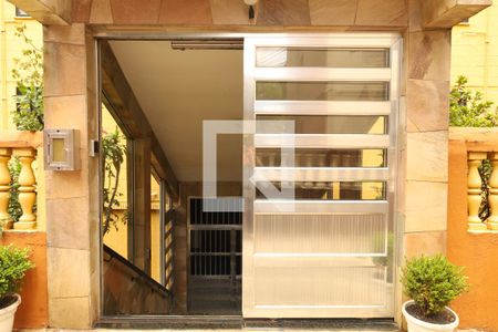 Apartamento à venda com 67m², 3 quartos e 2 vagasÁrea comum - Portão do prédio