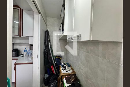 Apartamento à venda com 82m², 3 quartos e 1 vaga Apartamento à venda com 82m², 3 quartos e 1 vagaCozinha e Área de Serviço