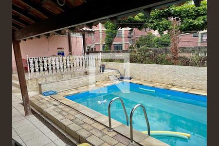 Casa à venda com 209m², 3 quartos e 2 vagas