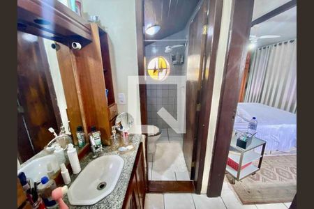 Casa à venda com 209m², 3 quartos e 2 vagas