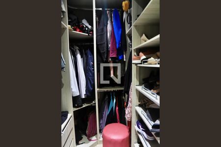 Casa de condomínio à venda com 150m², 2 quartos e 3 vagas Casa de condomínio à venda com 150m², 2 quartos e 3 vagasSuíte 1 (closet)