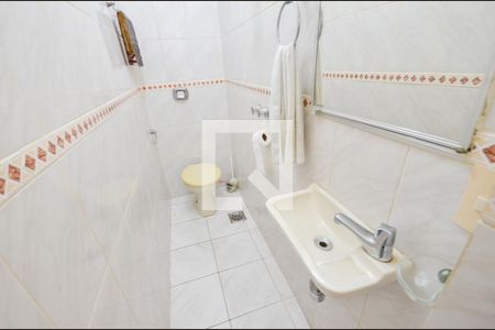 Apartamento à venda com 129m², 2 quartos e 1 vaga Apartamento à venda com 129m², 2 quartos e 1 vagaBanheiro de Serviço