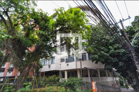 Apartamento à venda com 129m², 2 quartos e 1 vaga Apartamento à venda com 129m², 2 quartos e 1 vagaFachada