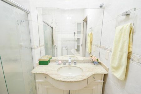 Apartamento à venda com 129m², 2 quartos e 1 vaga Apartamento à venda com 129m², 2 quartos e 1 vagaBanheiro