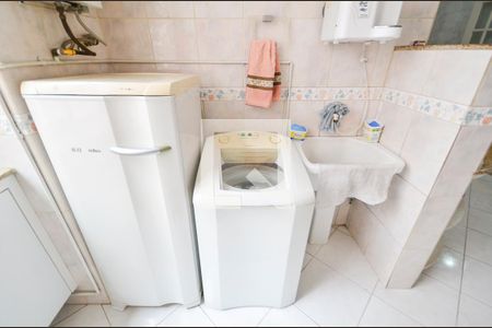 Apartamento à venda com 129m², 2 quartos e 1 vaga Apartamento à venda com 129m², 2 quartos e 1 vagaÁrea de Serviço