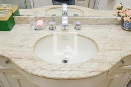 Apartamento à venda com 129m², 2 quartos e 1 vaga Apartamento à venda com 129m², 2 quartos e 1 vagaBanheiro