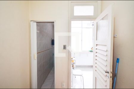 Apartamento à venda com 129m², 2 quartos e 1 vaga Apartamento à venda com 129m², 2 quartos e 1 vagaQuarto de Serviço