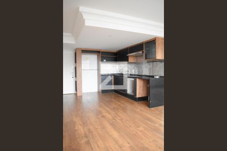 Sala/Cozinha de apartamento para alugar com 1 quarto, 49m² em Cristo Rei, Curitiba