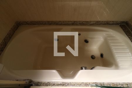 Casa à venda com 250m², 3 quartos e 4 vagasBanheiro Suíte 2 - Banheira