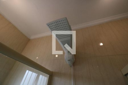 Casa à venda com 250m², 3 quartos e 4 vagasBanheiro Suíte 2 - Chuveiro