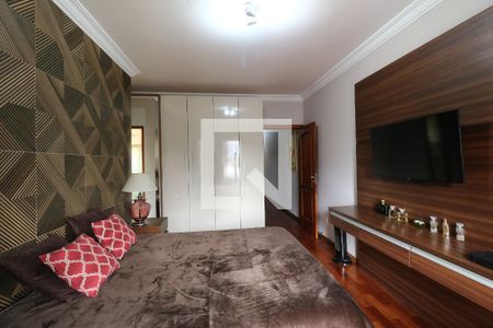 Casa à venda com 250m², 3 quartos e 4 vagasSuíte 2