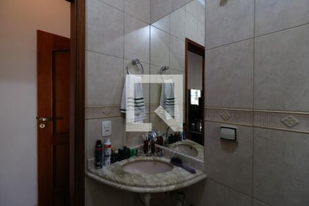 Casa à venda com 250m², 3 quartos e 4 vagasBanheiro Suíte 3