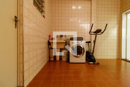 Casa à venda com 280m², 2 quartos e 2 vagas Casa à venda com 280m², 2 quartos e 2 vagasÁrea de Serviço