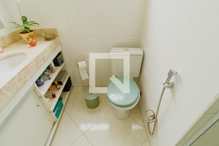 Casa à venda com 280m², 2 quartos e 2 vagas Casa à venda com 280m², 2 quartos e 2 vagasBanheiro