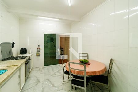 Casa à venda com 280m², 2 quartos e 2 vagas Casa à venda com 280m², 2 quartos e 2 vagasCozinha