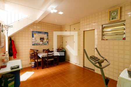 Casa à venda com 280m², 2 quartos e 2 vagas Casa à venda com 280m², 2 quartos e 2 vagasÁrea de Serviço