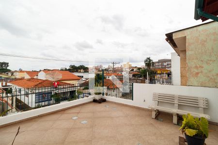 Casa à venda com 280m², 2 quartos e 2 vagas Casa à venda com 280m², 2 quartos e 2 vagasÁrea externa