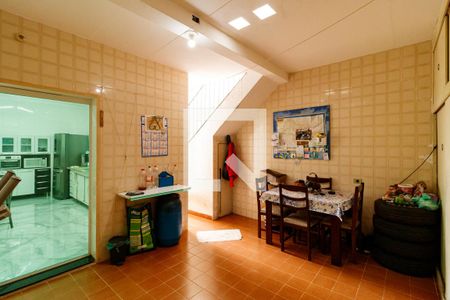 Casa à venda com 280m², 2 quartos e 2 vagas Casa à venda com 280m², 2 quartos e 2 vagasÁrea de Serviço