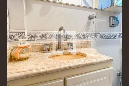 Apartamento à venda com 106m², 3 quartos e 1 vaga Apartamento à venda com 106m², 3 quartos e 1 vagaBanheiro