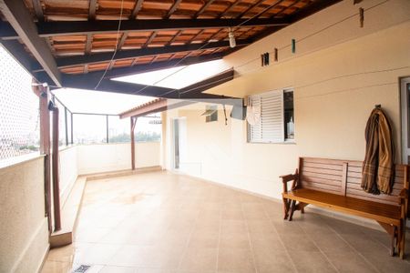 Apartamento à venda com 135m², 2 quartos e 1 vaga Apartamento à venda com 135m², 2 quartos e 1 vagaQuintal