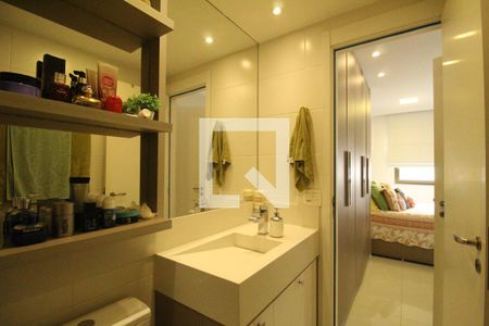 Apartamento à venda com 160m², 2 quartos e 2 vagasBanheiro da suíte 