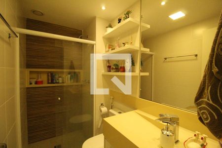 Apartamento à venda com 160m², 2 quartos e 2 vagasBanheiro social