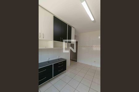 Casa à venda com 190m², 2 quartos e 4 vagas Casa à venda com 190m², 2 quartos e 4 vagasCozinha