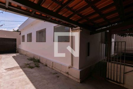 Casa à venda com 190m², 2 quartos e 4 vagas Casa à venda com 190m², 2 quartos e 4 vagasGaragem