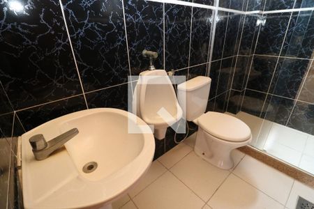 Casa de condomínio à venda com 300m², 3 quartos e 2 vagasBanheiro Social