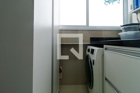 Apartamento à venda com 61m², 2 quartos e 1 vaga Apartamento à venda com 61m², 2 quartos e 1 vagaÁrea de Serviço