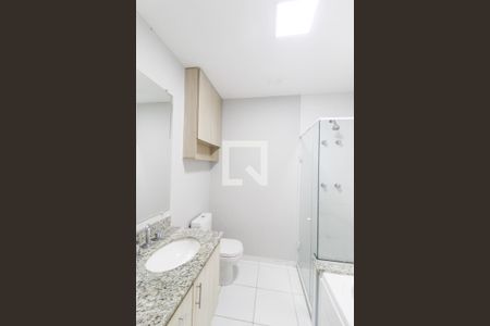 Apartamento à venda com 190m², 4 quartos e 5 vagas Apartamento à venda com 190m², 4 quartos e 5 vagasBanheiro