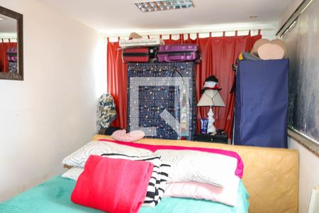 Quarto  de casa à venda com 1 quarto, 650m² em Del Castilho, Rio de Janeiro