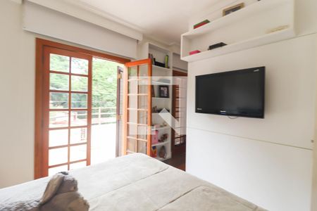 Casa à venda com 695m², 5 quartos e 7 vagas Casa à venda com 695m², 5 quartos e 7 vagasQuarto 3