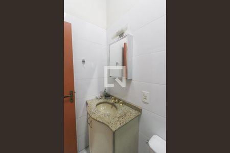 Casa à venda com 695m², 5 quartos e 7 vagas Casa à venda com 695m², 5 quartos e 7 vagasBanheiro Edícula