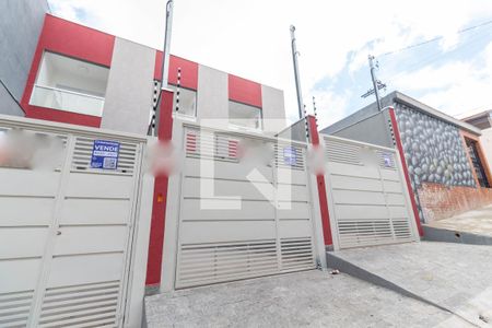 Casa à venda com 69m², 2 quartos e 1 vagaFachada