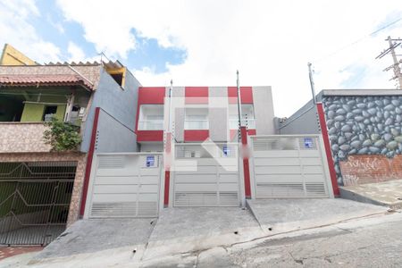 Casa à venda com 69m², 2 quartos e 1 vagaFachada