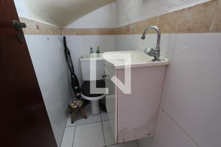 Casa de condomínio à venda com 75m², 2 quartos e 3 vagasLavabo
