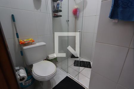 Casa de condomínio à venda com 75m², 2 quartos e 3 vagasBanheiro