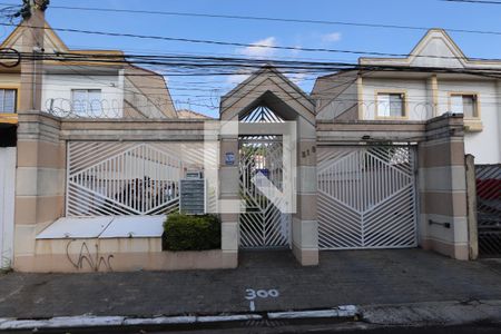 Casa de condomínio à venda com 75m², 2 quartos e 3 vagasFachado do condomínio