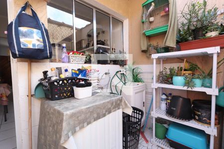 Casa de condomínio à venda com 75m², 2 quartos e 3 vagasLavanderia