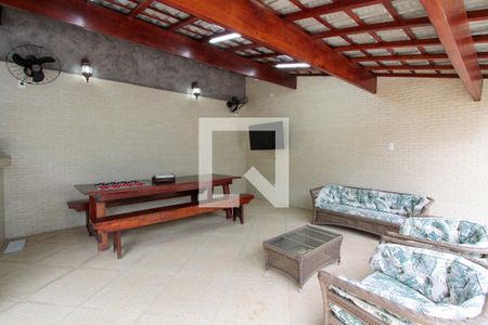 Casa de condomínio à venda com 506m², 6 quartos e 2 vagas Casa de condomínio à venda com 506m², 6 quartos e 2 vagasÁrea de convivência da churrasqueira