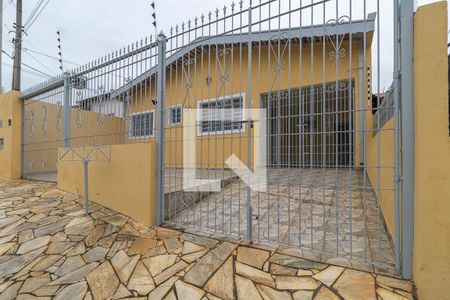 Casa à venda com 92m², 2 quartos e 3 vagas Casa à venda com 92m², 2 quartos e 3 vagasFachada